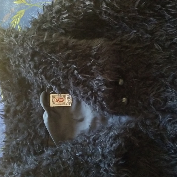 Stylish Black Faux Fur Cropped Trendy Jacket - Picture 3 of 3